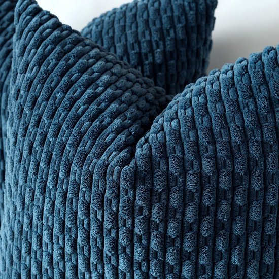 Unyqoos® Set van twee stijlvolle blauwe kussenslopen van zachte corduroy stof