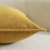 Unyqoos® Set van twee mosterdgele chenille kussenslopen voor stijlvolle decoratie