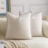 Unyqoos® Set van twee zachte beige kussenhoezen voor een stijlvolle moderne inrichting