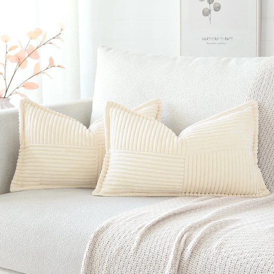 550x550-40810.jpg Unyqoos® Set van twee elegante corduroy kussenslopen in crème en beige tinten
