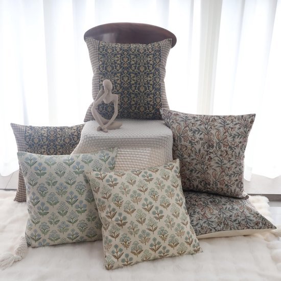 Unyqoos® Set van 2 vierkante linnen kussenhoezen met vintage bloemenpatroon