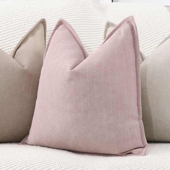 Unyqoos® Set van twee roze chenille kussenhoezen met franjes voor bank en slaapkamer