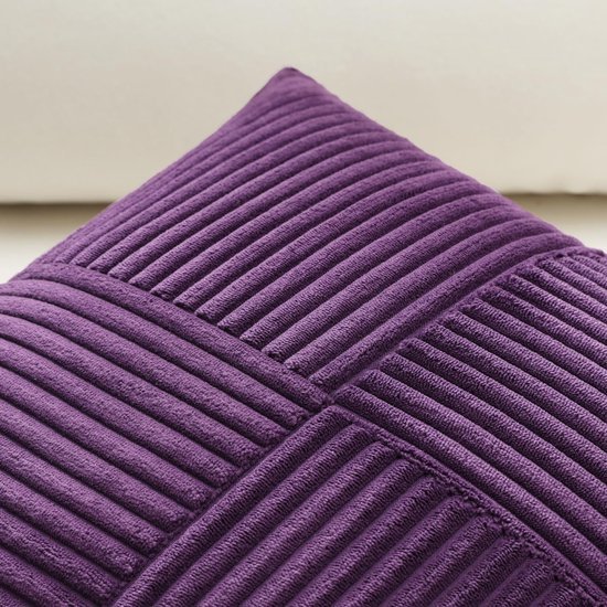 550x550-41273.jpg Unyqoos® Zachte paarse kussensloop van corduroy met elegant gestreept ontwerp