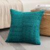 550x550-41466.jpg Unyqoos® Set van twee decoratieve corduroy kussenslopen met bohemian streepdesign