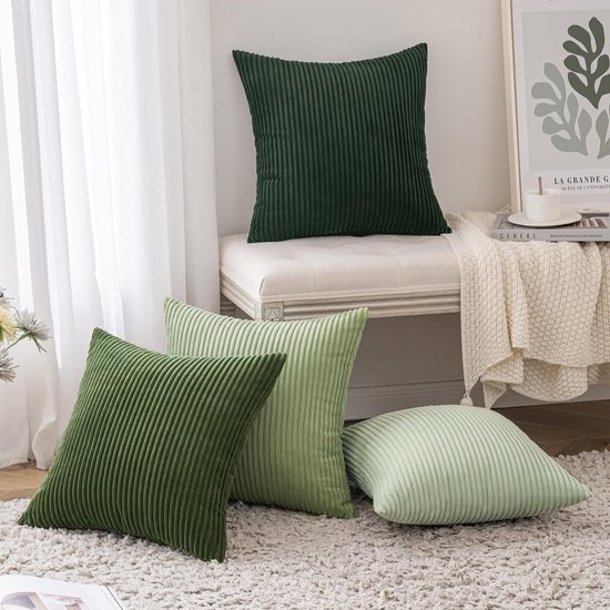 550x550-41603.jpg Unyqoos® Set van vier groene corduroy kussenhoezen voor diverse interieurstijlen