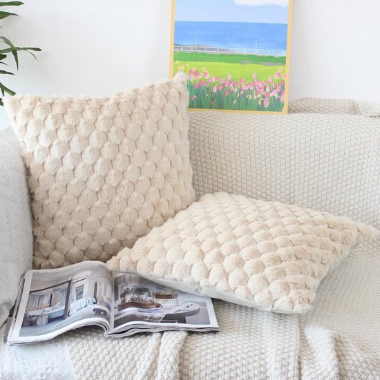 550x550-41631.jpg Unyqoos® Set van twee beige kussenslopen met pluche textuur voor een knusse sfeer