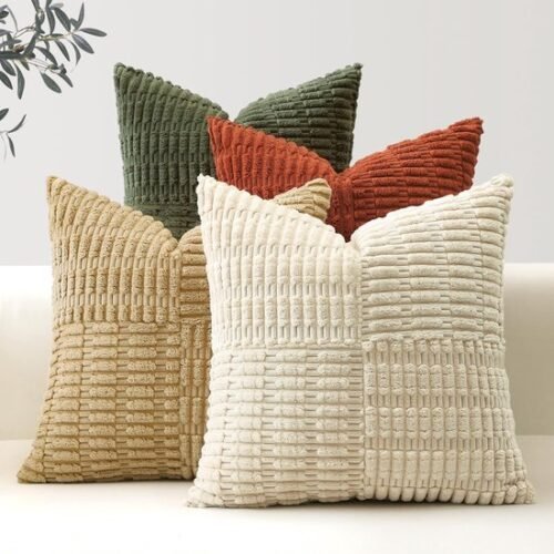 550x550-41653.jpg Unyqoos® Set van vier decoratieve corduroy kussenhoezen met gestreept patroon