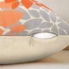 550x550-41772.jpg Unyqoos® Set van 2 decoratieve kussenhoezen 45x45 cm in oranje en grijs met dahlia ontwerp