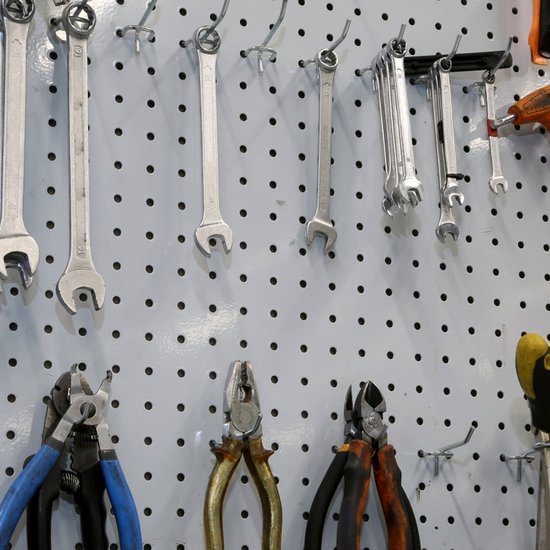 Unyqoos® Set van 30 Roestvrijstalen Ophanghaken voor Gatenwand in Garage of Werkplaats