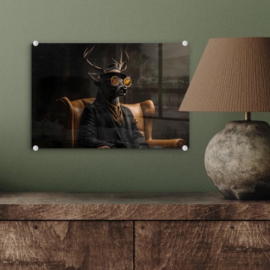Unyqoos® Moderne wanddecoratie met hert in pak en zonnebril voor woonkamer