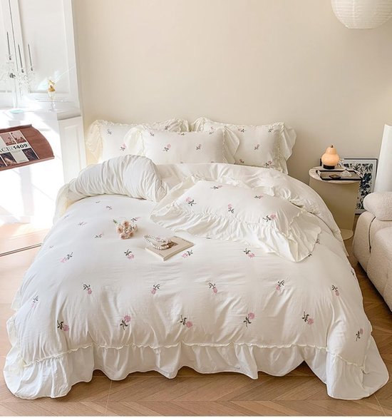 Unyqoos® Romantisch beddengoed met ruches en bloemenpatroon in zachte kleuren