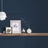 550x628-12.jpg Unyqoos® Stijlvol blauw vliesbehang met lichte structuur voor elke woonruimte
