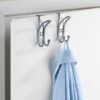 550x641-10.jpg Unyqoos® Set van 2 zilverkleurige deurhaken voor kleding en handdoeken
