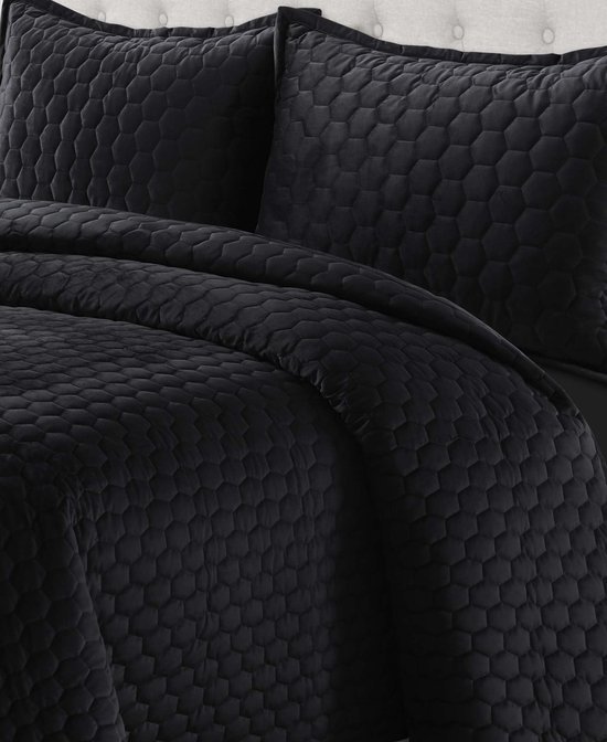 Unyqoos® Luxe driedelig beddengoedset met gewatteerde deken en kussenhoezen