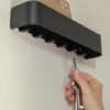 550x687-252.jpg Unyqoos® Minimalistisch sleutelrek met plank en onopvallend design voor de hal