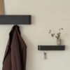 550x687-254.jpg Unyqoos® Minimalistisch sleutelrek met plank en onopvallend design voor de hal