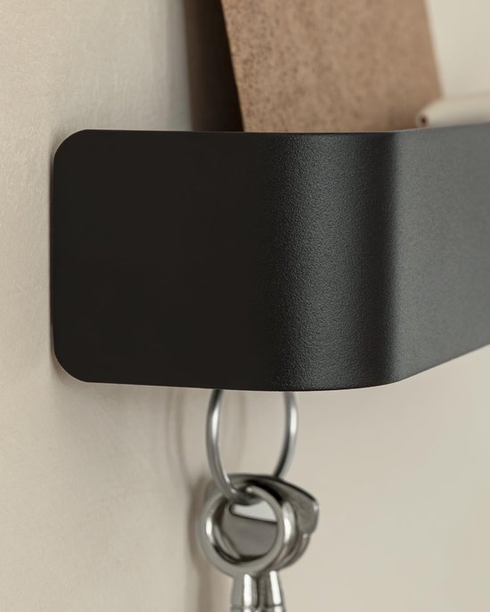 550x687-256.jpg Unyqoos® Minimalistisch sleutelrek met plank en onopvallend design voor de hal