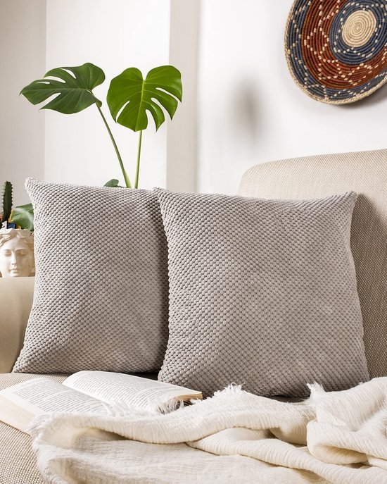 550x687-383.jpg Unyqoos® Set van 2 Grijze Corduroy Kussenslopen met Verborgen Ritssluiting 50x50 cm
