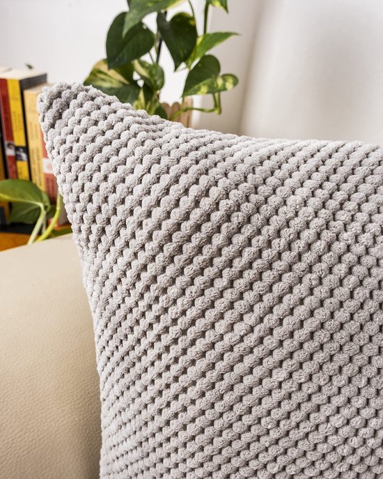 550x687-384.jpg Unyqoos® Set van 2 Grijze Corduroy Kussenslopen met Verborgen Ritssluiting 50x50 cm