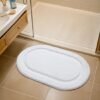 Unyqoos® Zachte en Absorberende Witte Badmat met Antislip Achterkant 50 x 80 cm