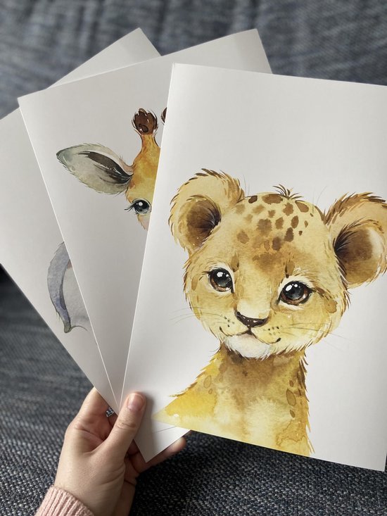 550x733-173.jpg Unyqoos® Set van drie kleurrijke safari dierenprints voor kinderkamer decoratie