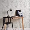 Unyqoos® Hoogwaardig vliesbehang met glanzend boommotief en metallic uitstraling