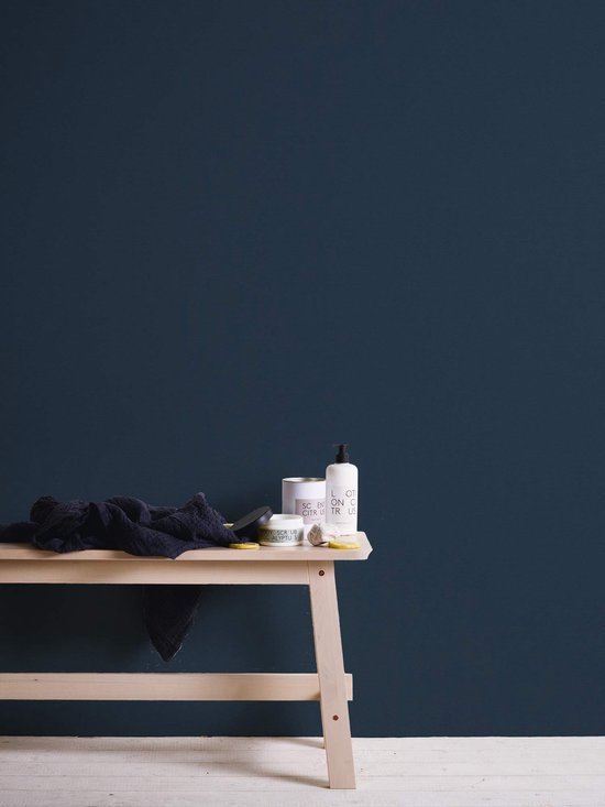 550x733-50.jpg Unyqoos® Stijlvol blauw vliesbehang met lichte structuur voor elke woonruimte