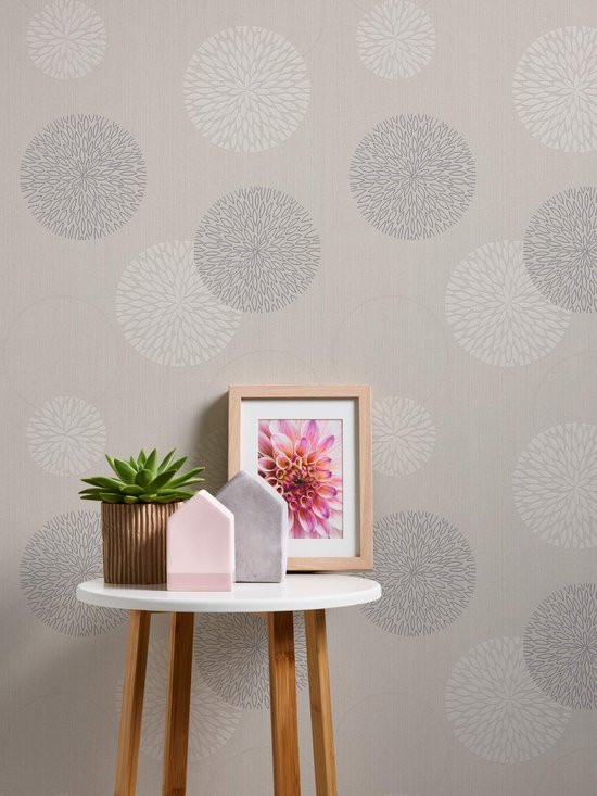 Unyqoos® Vliesbehang met abstract bloemendesign en metallic accenten in beige tint