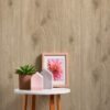 Unyqoos® Fotorealistisch vliesbehang in houtlook voor sfeervolle wanddecoratie