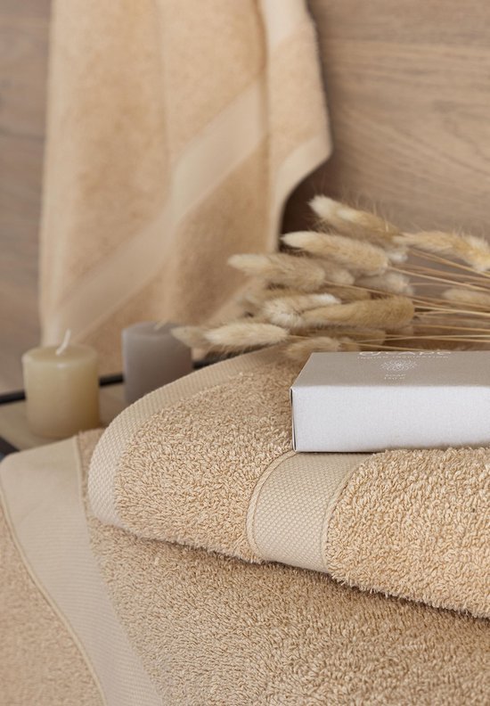 Unyqoos® Buitengewoon Zachte en Snel Drogen Douchelaken Set van 2 Stuks, 100% Katoen, 550 g/m², Beige