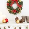 550x825-104.jpg Unyqoos® Sfeervolle Kerstkrans met Dennentakken en Gouden Accenten voor Huisdecoratie