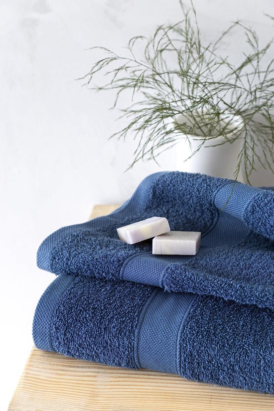 Unyqoos® Verkwikkende Luxe Set: Twee Extra Zachte Katoenen Douchehanddoeken in Marineblauw, 70x140 cm