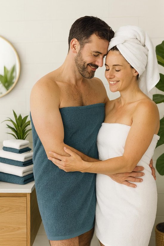 Unyqoos® Complete 12-delige handdoekenset in duifblauw en wit voor elke badkamer