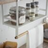 550x825-175.jpg Unyqoos® Ruimtebesparend kruidenrek van staal en hout voor de keuken