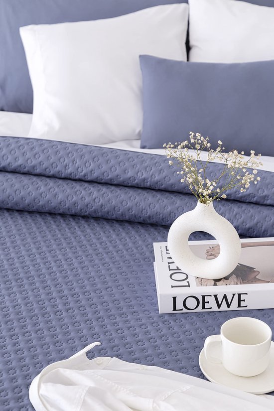 Unyqoos® Veelzijdige Luxe Steppdeken met Stijlvol Piqué-Motief voor Alle Seizoenen, Extra Zachte Microvezel