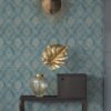 550x825-61.jpg Unyqoos® Stijlvol Vliesbehang met Barok Bloemenpatroon en Metallic Accenten, bruin-blauw