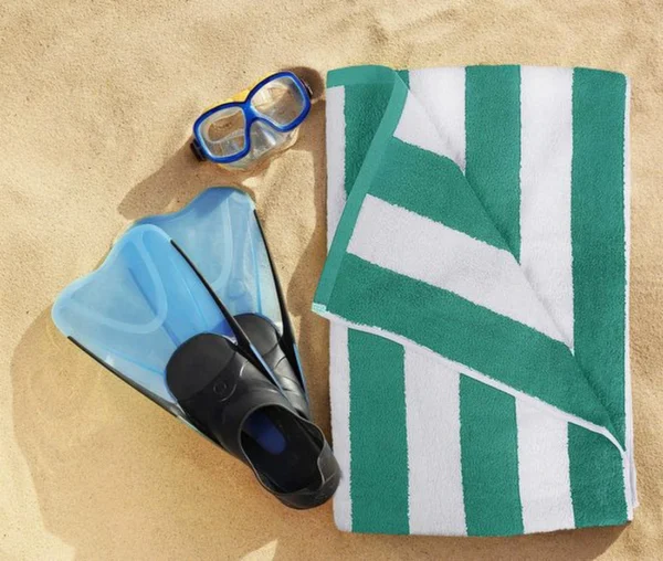 Unyqoos® Set van Vier Luxe Strandhanddoeken in Heldere Kleuren, 76 x 152 cm, Zacht en Absorberend Katoen