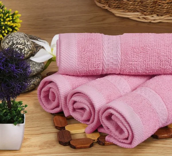 Unyqoos® Luxueuze 8-Delige Handdoekenset van Hoogwaardige Katoen met Praktische Ophanghaakjes