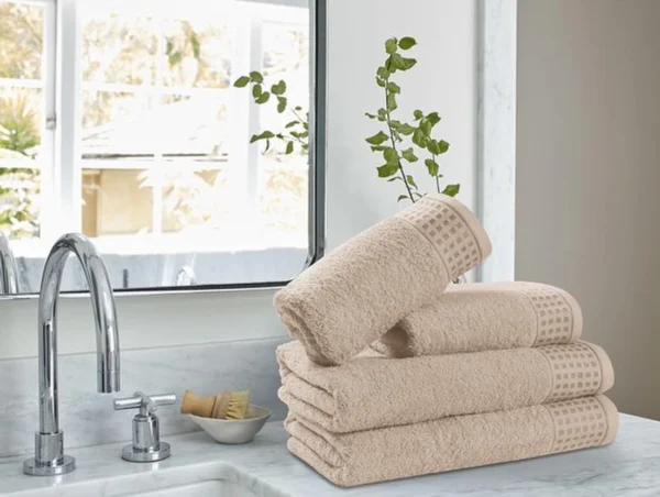 Unyqoos® Ultra Zachte Handdoekenset van 4 Stuks met Extra Grote Badhanddoeken voor Dagelijks Gebruik
