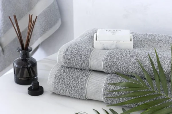 Unyqoos® Zacht en Hoogwaardig 2-delige Set Douchehanddoeken van 100% Katoen voor Optimale Absorptie