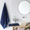 Unyqoos® Verkwikkende Luxe Set: Twee Extra Zachte Katoenen Douchehanddoeken in Marineblauw, 70x140 cm