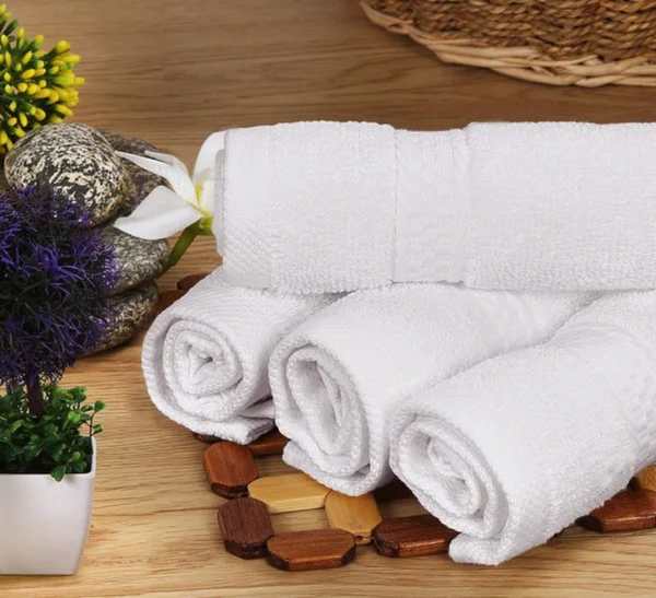 Unyqoos® Zachte en Luxe 8-delige Handdoekenset voor Badkamer en Spa Ervaring