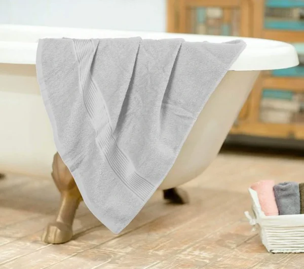 Unyqoos® Extra Grote Luxe Badhanddoekenset van 2 Stuks met Sneldrogende Eigenschappen in Lichtgrijs