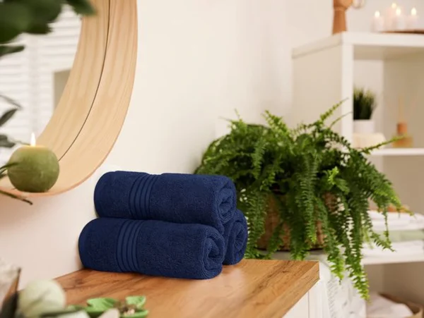 P-87213230111167-20260405181650.webp Unyqoos ® Ultrazachte en Hoogwaardige Handdoekenset van 100% Gekamd Katoen - Verpakking van 6 Stuks, Marineblauw