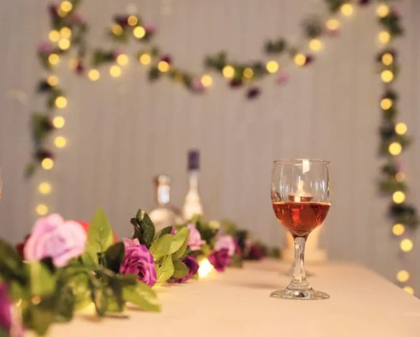 Unyqoos ® Decoratieve Bloemenslinger van Levensechte Kunstrozen voor Binnen en Buiten Decoratie