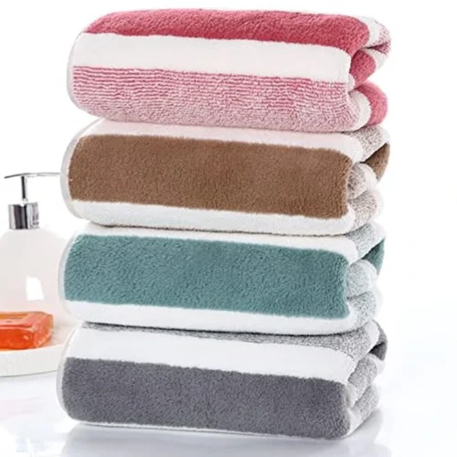 P-87213230218320-20260405182241.webp Unyqoos ® Set van Vier Luxe Zachte en Sneldrogende Microvezel Handdoeken voor Badkamer en Spa Gebruik