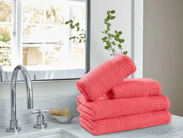 Unyqoos ® Zeer Zachte Luxe Handdoekenset van 100% Katoen met Vierdelige Set in Koraaloranje