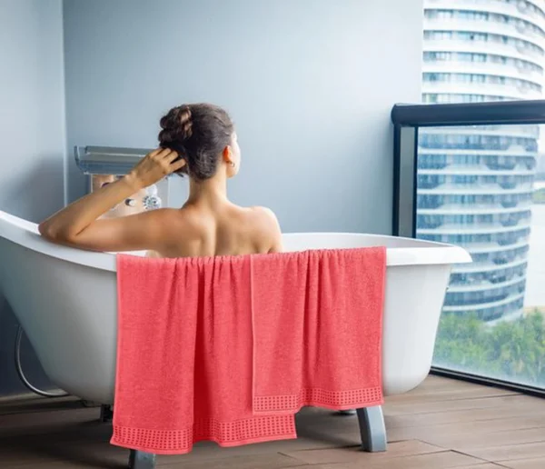 Unyqoos ® Zeer Zachte Luxe Handdoekenset van 100% Katoen met Vierdelige Set in Koraaloranje