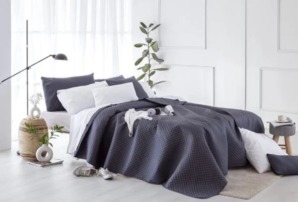 Unyqoos® Luxueus Microvezel Dekbed voor Alle Seizoenen, Extra Zacht en Veelzijdig, Donkergrijs, 180 x 260 cm