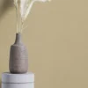 Unyqoos® Glanzrijke gouden vliesbehangrol met structuur voor elk interieur